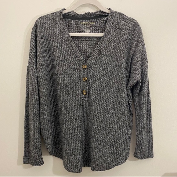 American Eagle Outfitters Sweaters - American Eagle oversized waffle knit sweater shirt